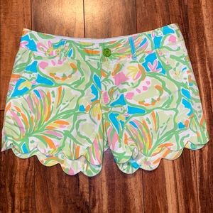 Lilly Pulitzer size 00 the buttercup short scallop
